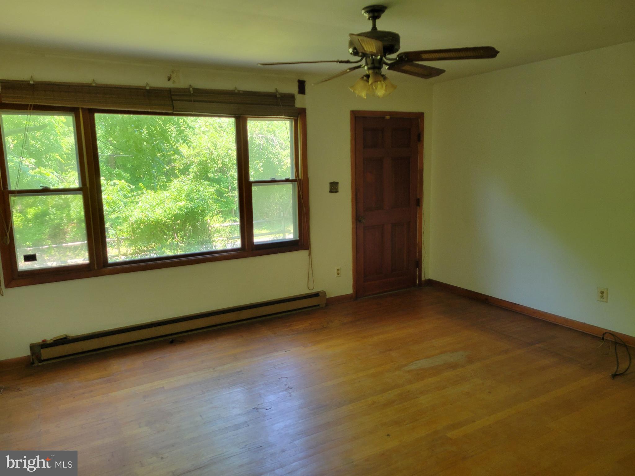 68 Log Cabin Road North East, MD 21901 - Photo 2 of 12 living
