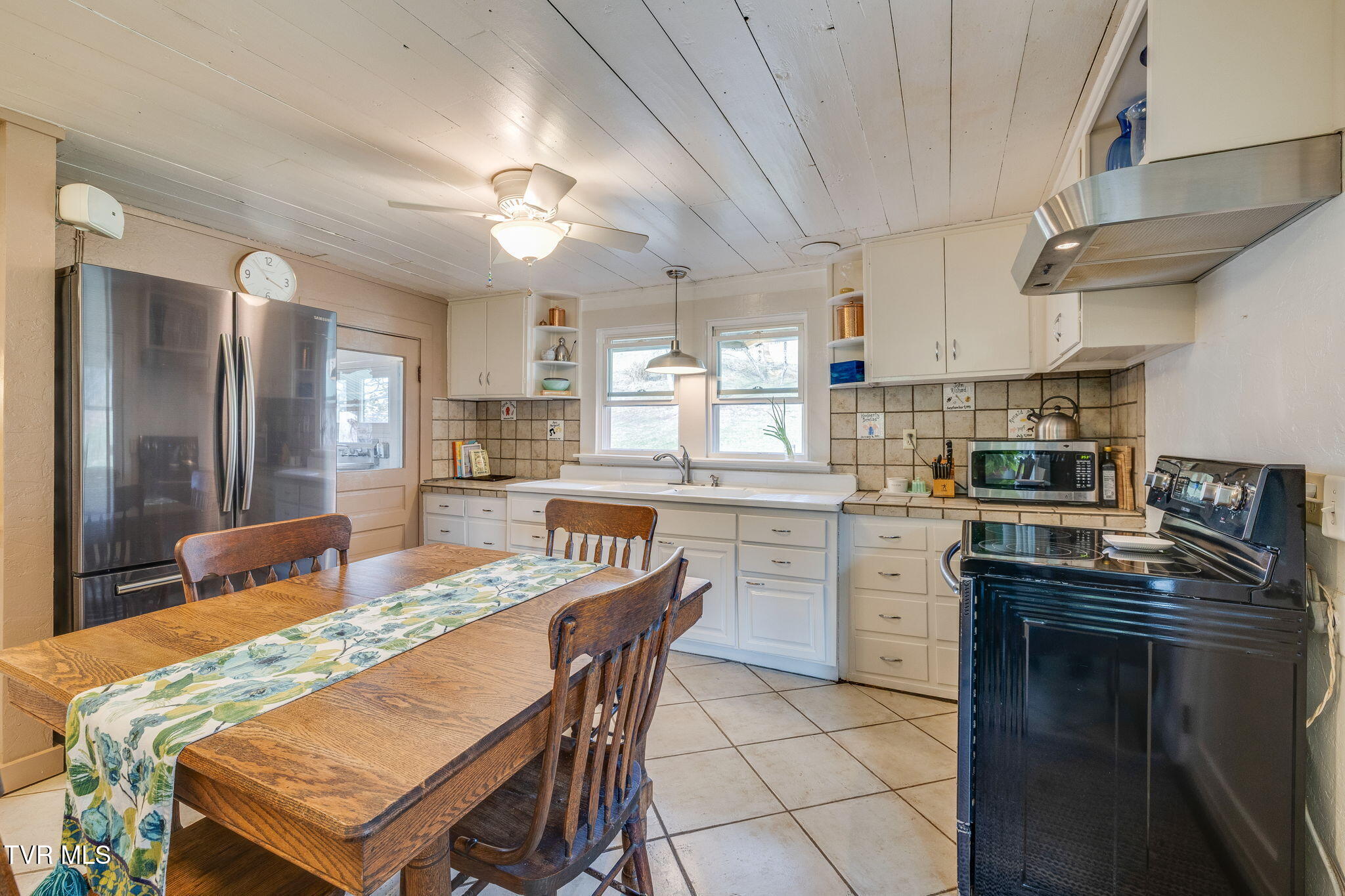 341 Locust Gap Road Mountain City, TN 37683 - Photo 13 of 31 011