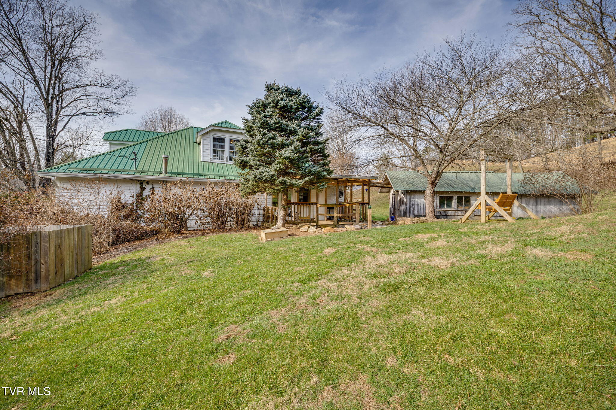 341 Locust Gap Road Mountain City, TN 37683 - Photo 24 of 31 003