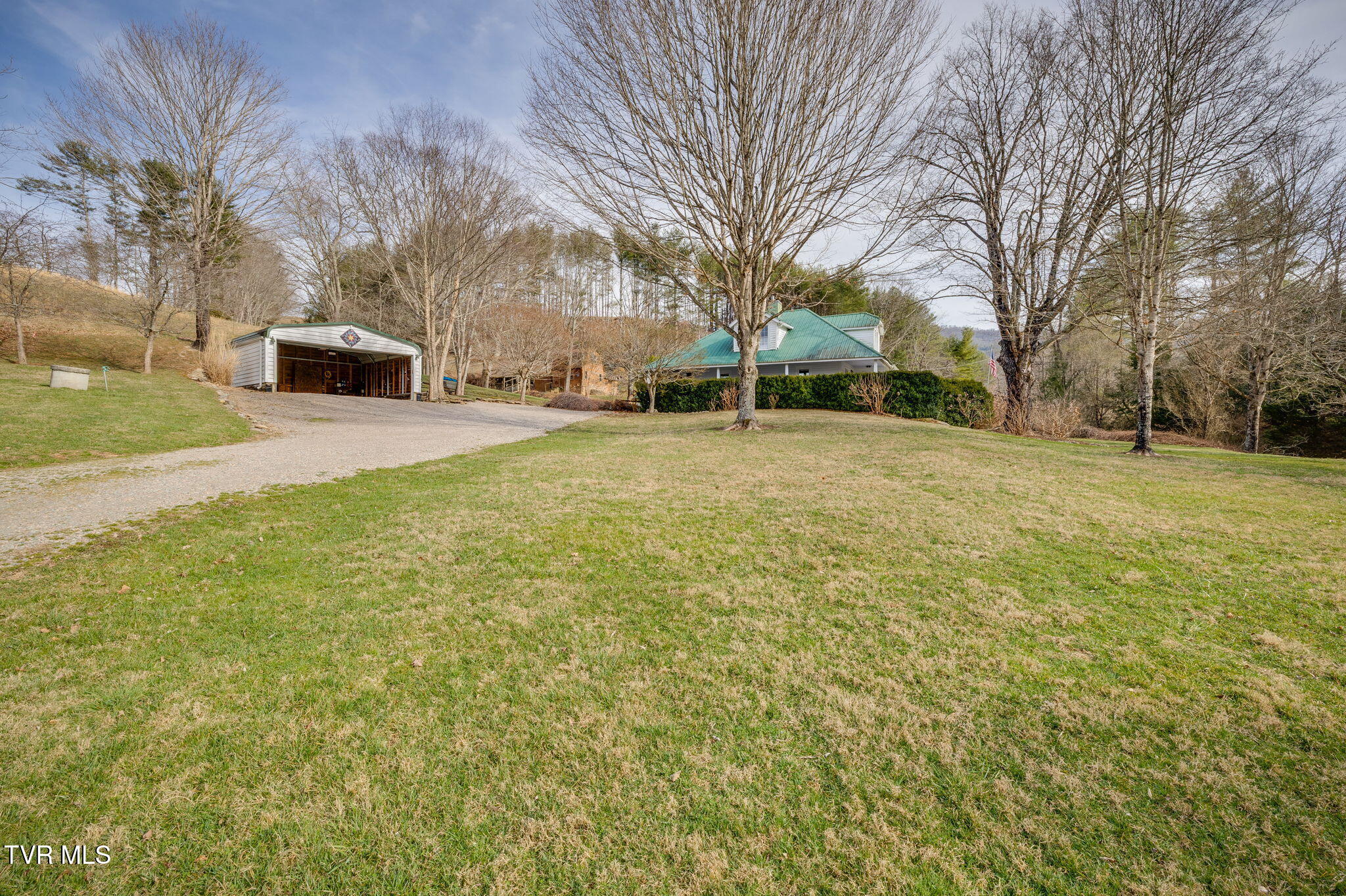 341 Locust Gap Road Mountain City, TN 37683 - Photo 25 of 31 002