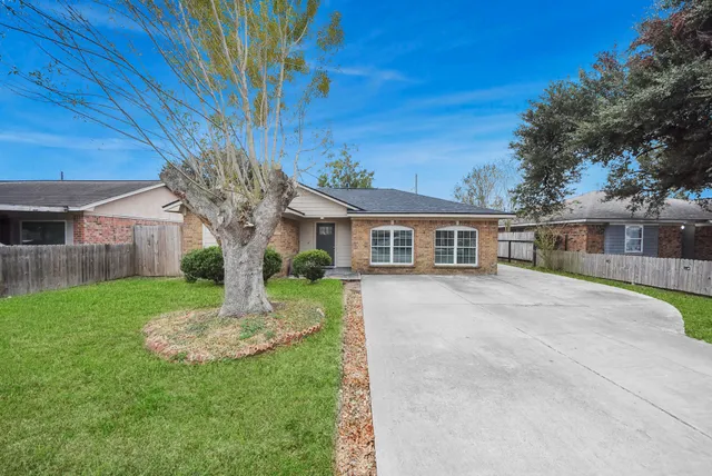$2,100 | 6324 Bramley Drive, Pasadena, TX 77503