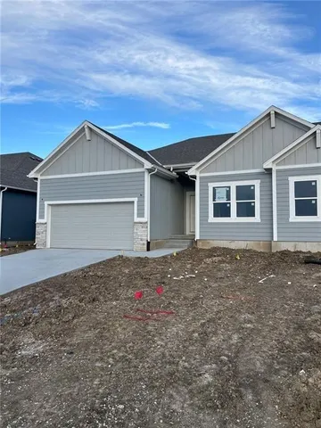 $336,695 | 1210 Southeast Windbreak Drive, Lee's Summit, MO 64081