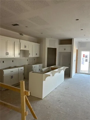 $334,950 | 1210 Southeast Windbreak Drive, Lee's Summit, MO 64081