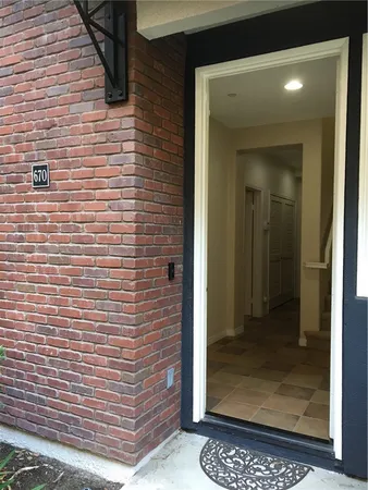 $3,600 | 670 West 1st Street, Claremont, CA 91711