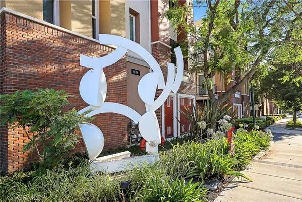 $3,600 | 670 West 1st Street, Claremont, CA 91711