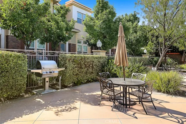 $3,600 | 670 West 1st Street, Claremont, CA 91711