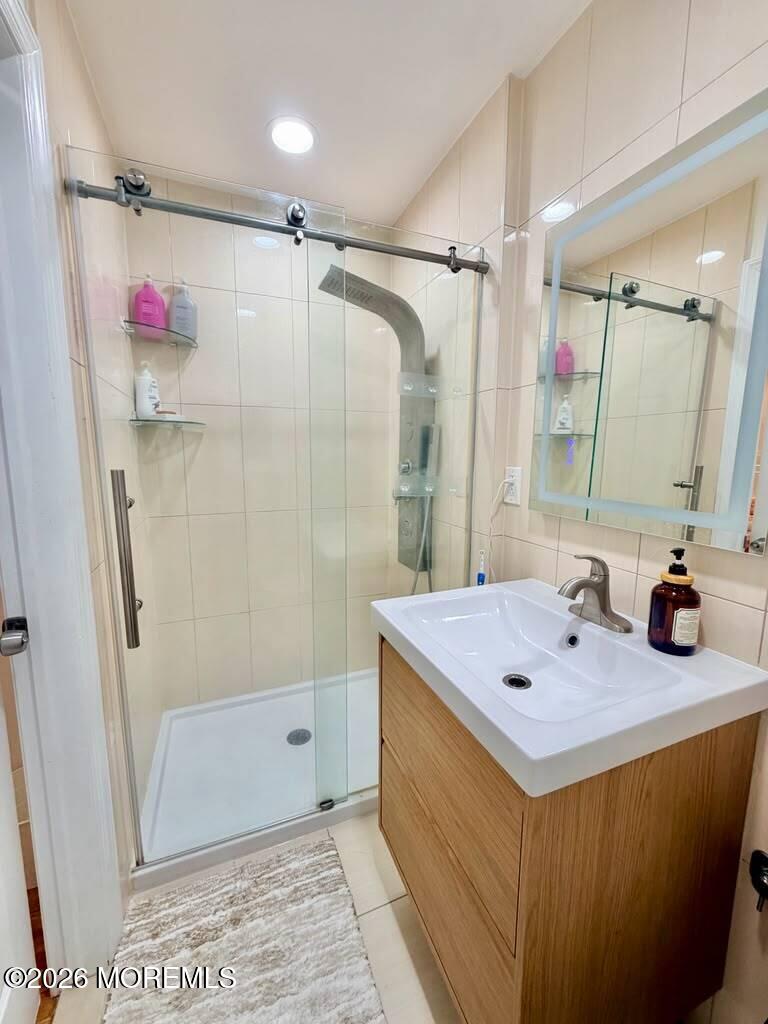 4 Dorset Way Edison, NJ 08820 - Photo 21 of 41 Master Bath