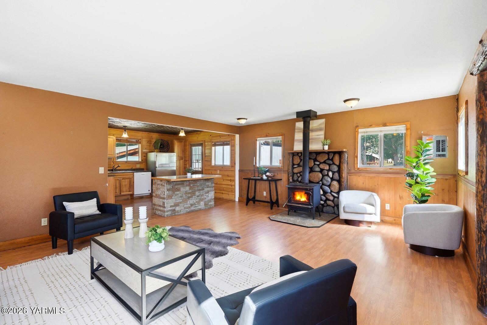 3780 Nile Road Naches, WA 98937 - Photo 6 of 43 a living room with furniture and a flat screen tv