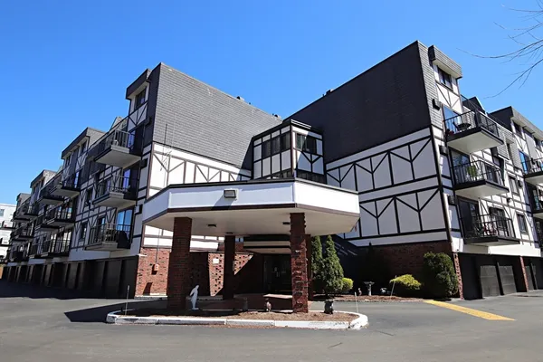 $369,900 | 9 Broadway, Unit 222, Saugus, MA 01906