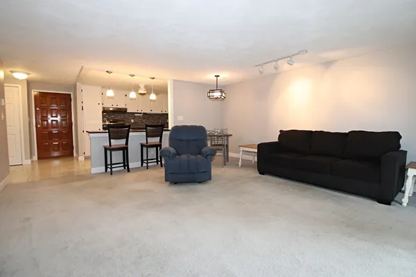 $369,900 | 9 Broadway, Unit 222, Saugus, MA 01906