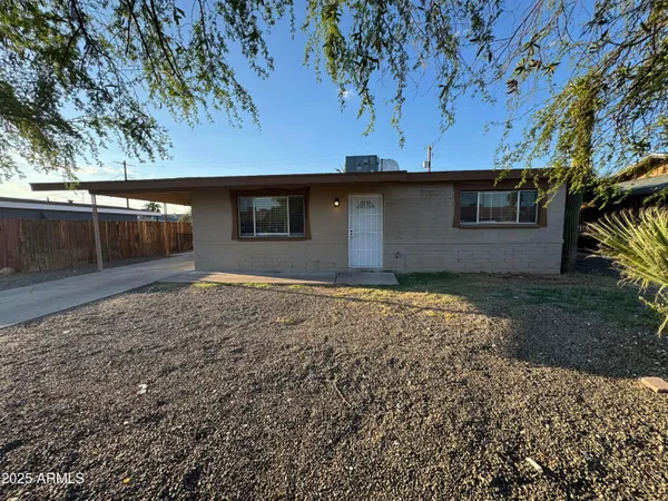 $1,900 | 2020 East Arbor Avenue, Mesa, AZ 85204