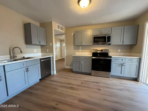 $1,900 | 2020 East Arbor Avenue, Mesa, AZ 85204