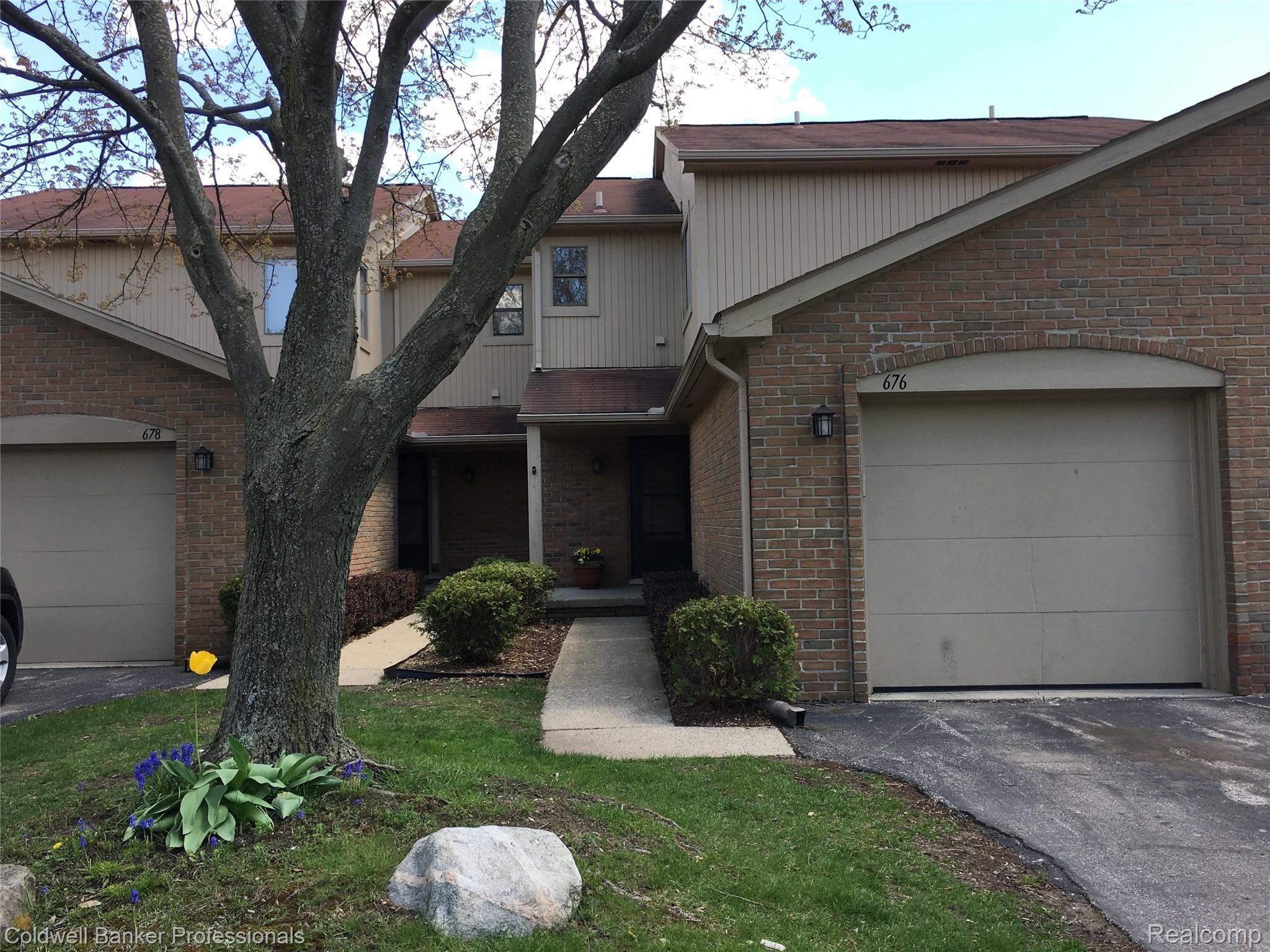 676 Tennyson, Unit 13 Rochester, MI 48307 - Photo 1 of 22 Private Entrance