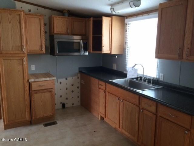 kitchen (Copy).JPG