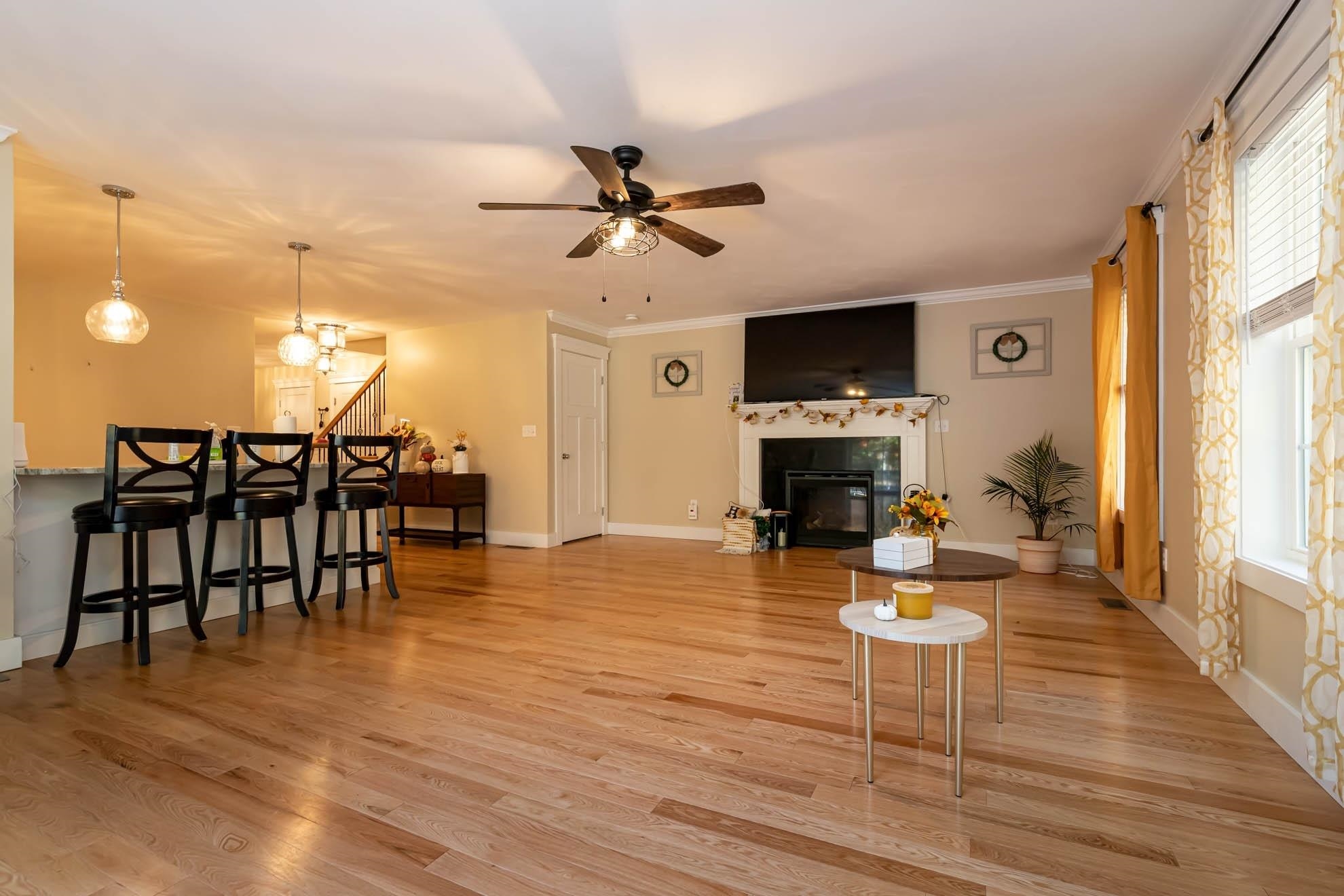 53 Chase Road, Unit B Londonderry, NH 03053 - Photo 14 of 37