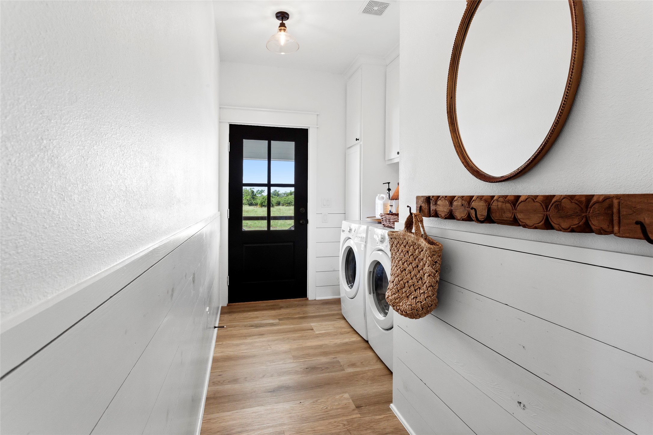 4473 County Road 172 Alvin, TX 77511 - Photo 16 of 36 1st floor Laundry