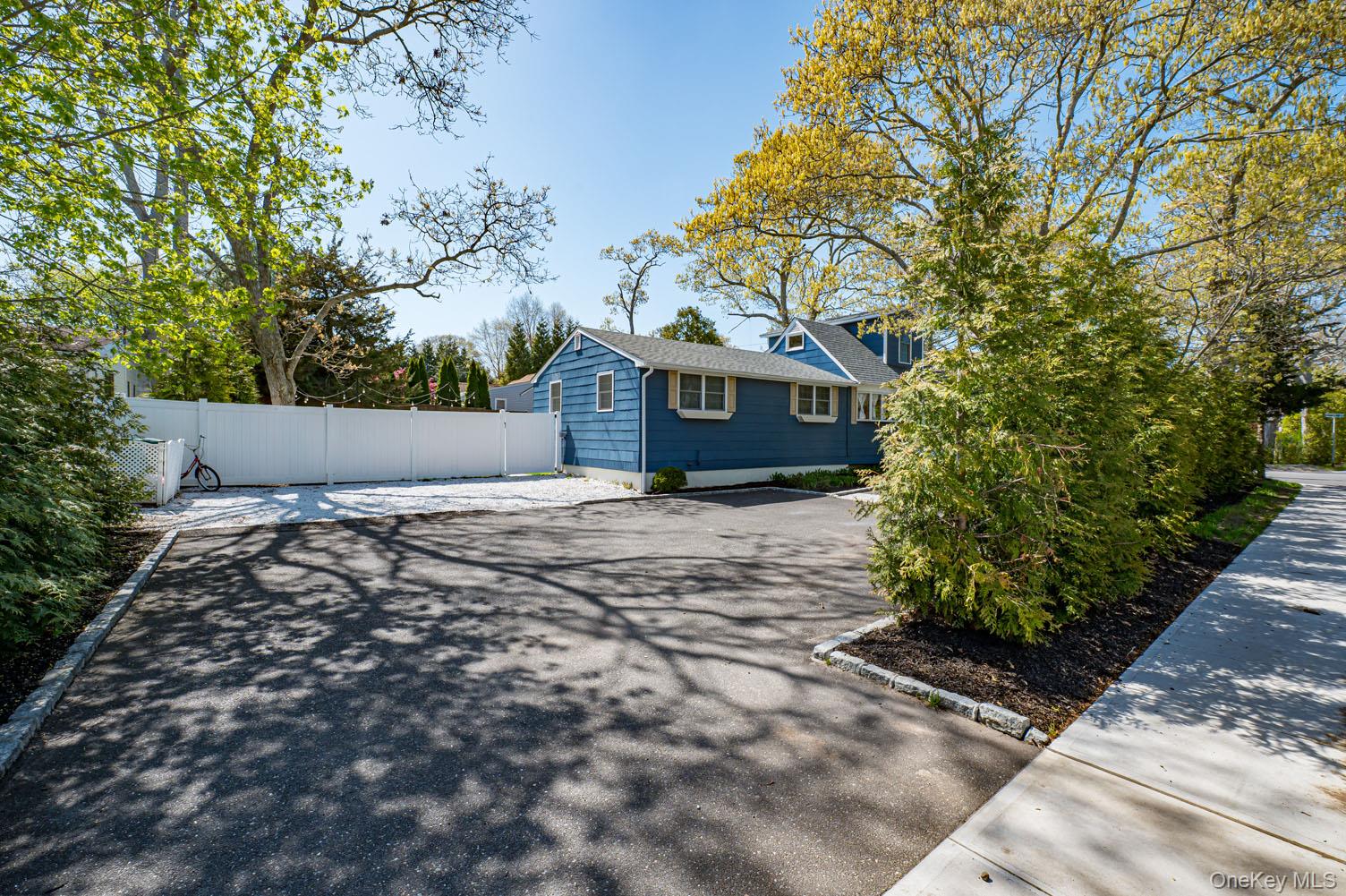 48 Springville Road Hampton Bays, NY 11946 - Photo 5 of 46