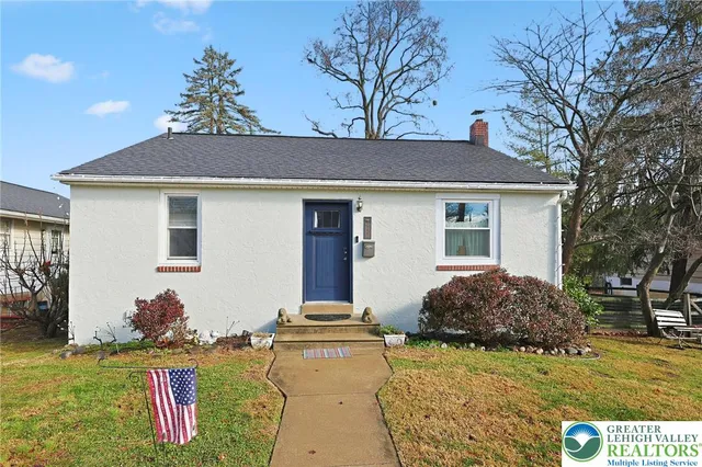 $415,000 | 945 First Avenue, Media, PA 19063