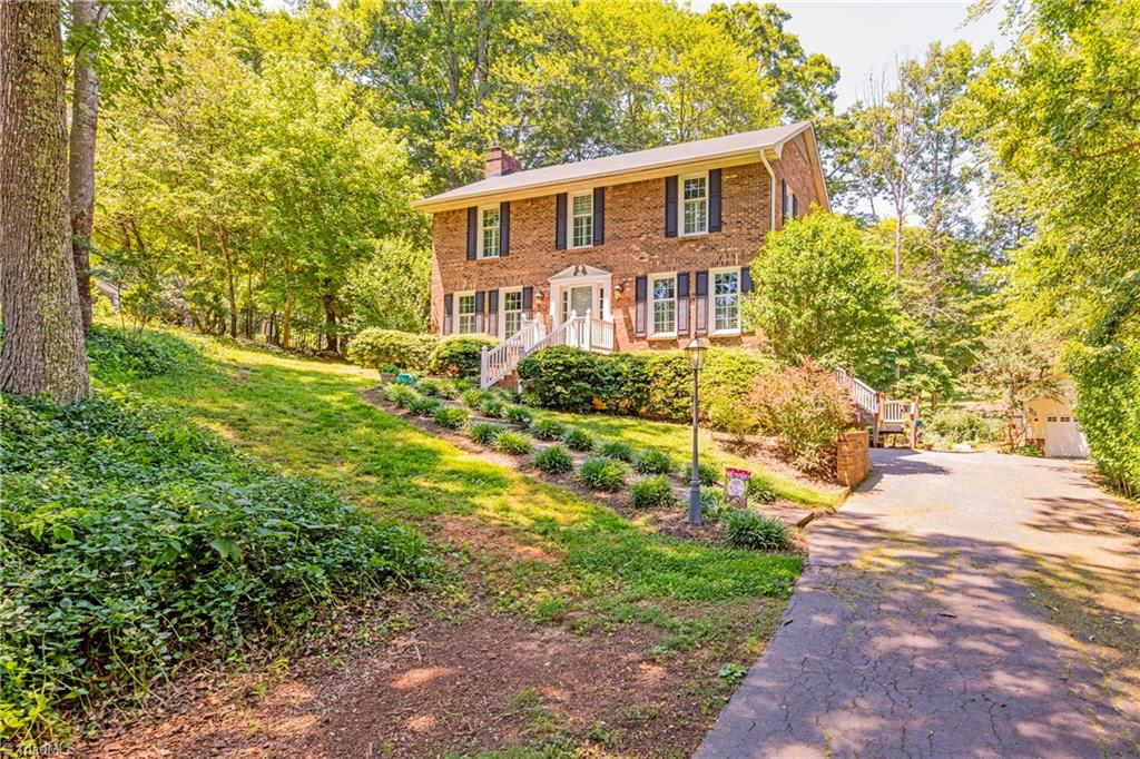5536 Folkstone Road Pfafftown, NC 27040 - Photo 3 of 41 Gallery Image 3