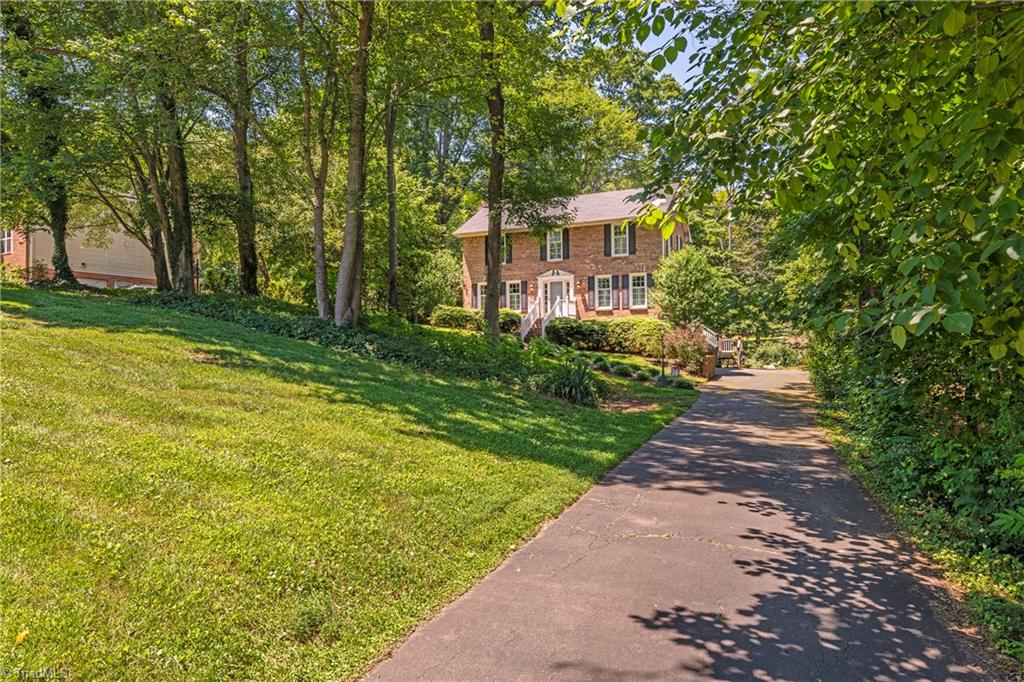 5536 Folkstone Road Pfafftown, NC 27040 - Photo 5 of 41 Gallery Image 5