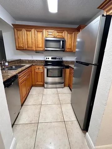 a view of room with an empty space