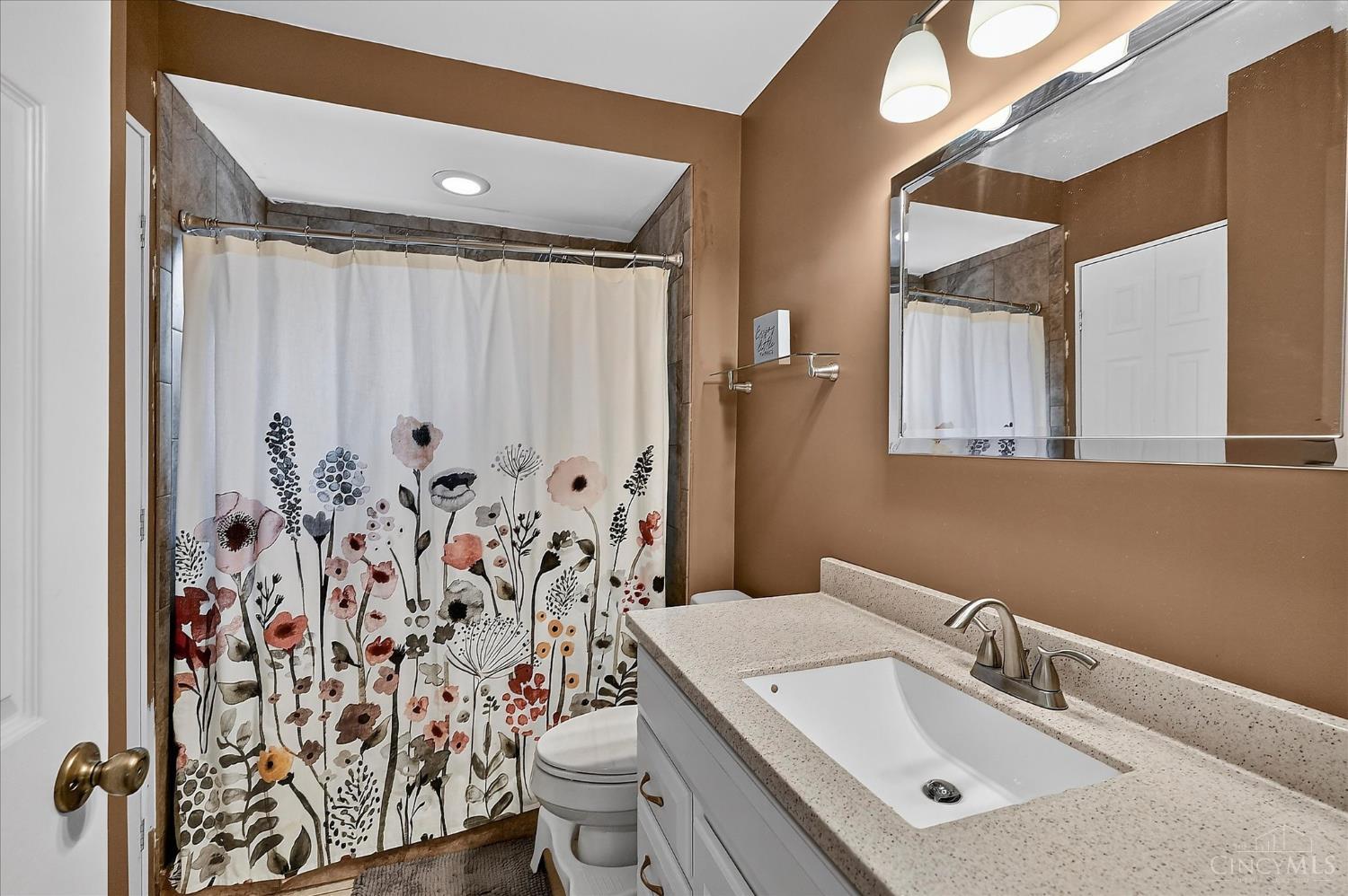 3678 Paramount Ridge Lane Cincinnati, OH 45247 - Photo 20 of 48 Gallery Image 20