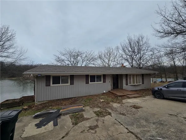 $190,000 | 1334 Lakeview North, Odessa, MO 64076