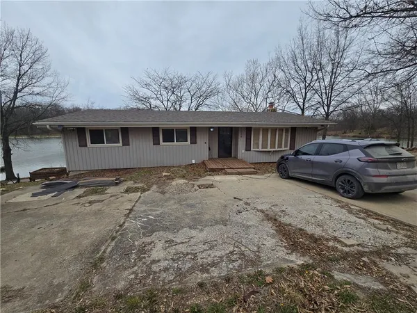 $190,000 | 1334 Lakeview North, Odessa, MO 64076