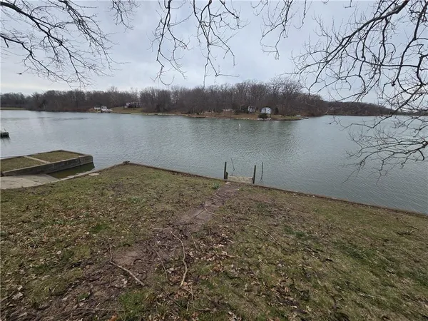 $190,000 | 1334 Lakeview North, Odessa, MO 64076