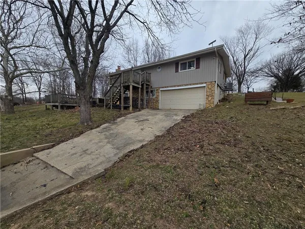 $190,000 | 1334 Lakeview North, Odessa, MO 64076