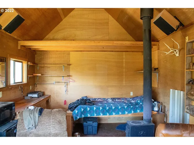 a view of sitting area in kitchen and an entryway