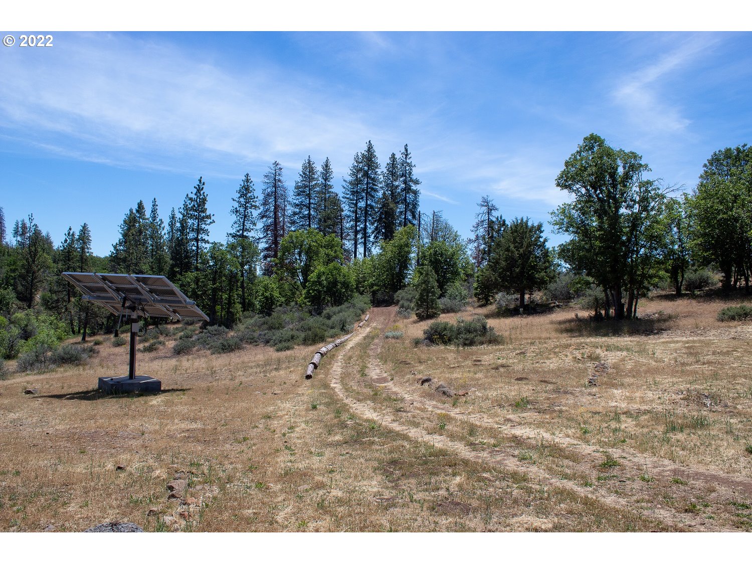 10000 Copco Road Ashland, OR 97520 - Photo 3 of 32