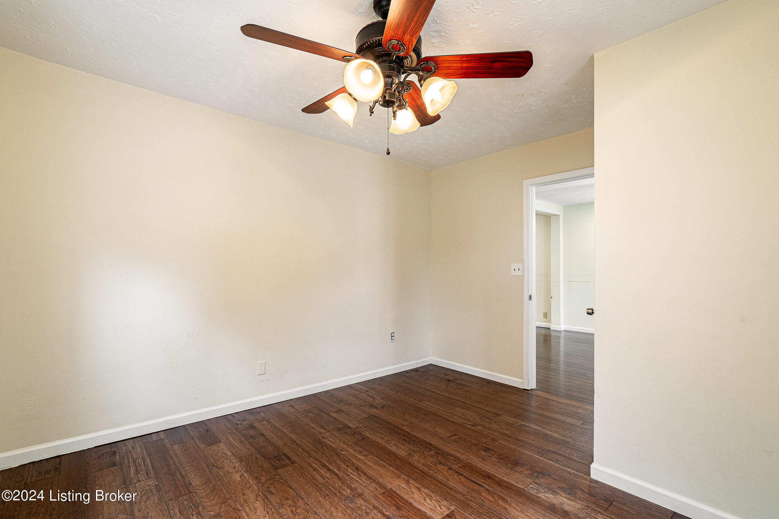3331 Farnsley Road Louisville, KY 40216 - Photo 15 of 50 3331 Farnsley Rd-20