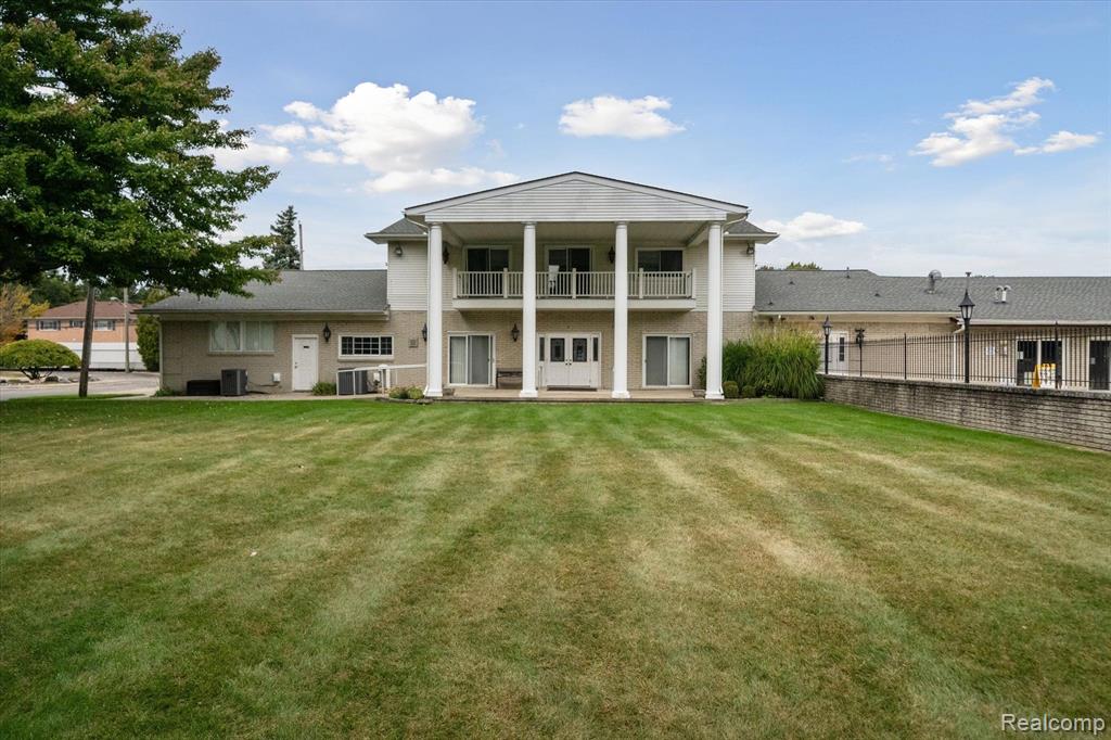 76 Stratford Lane Rochester Hills, MI 48309 - Photo 35 of 38