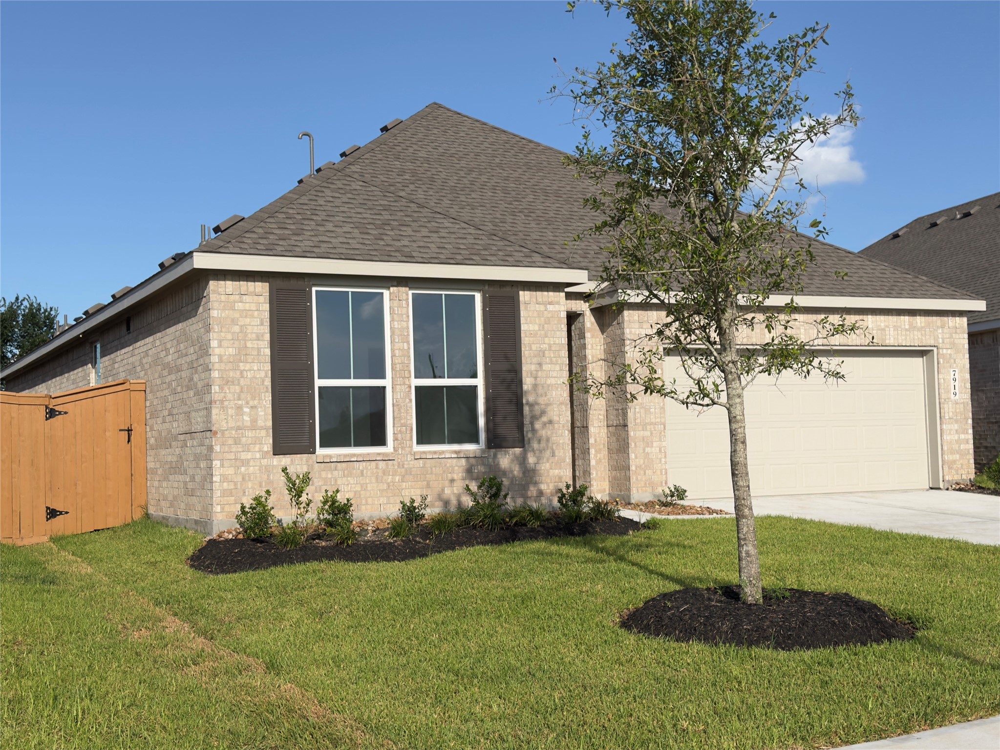 7919 Evening Emerald Drive Rosharon, TX 77583 - Photo 4 of 30