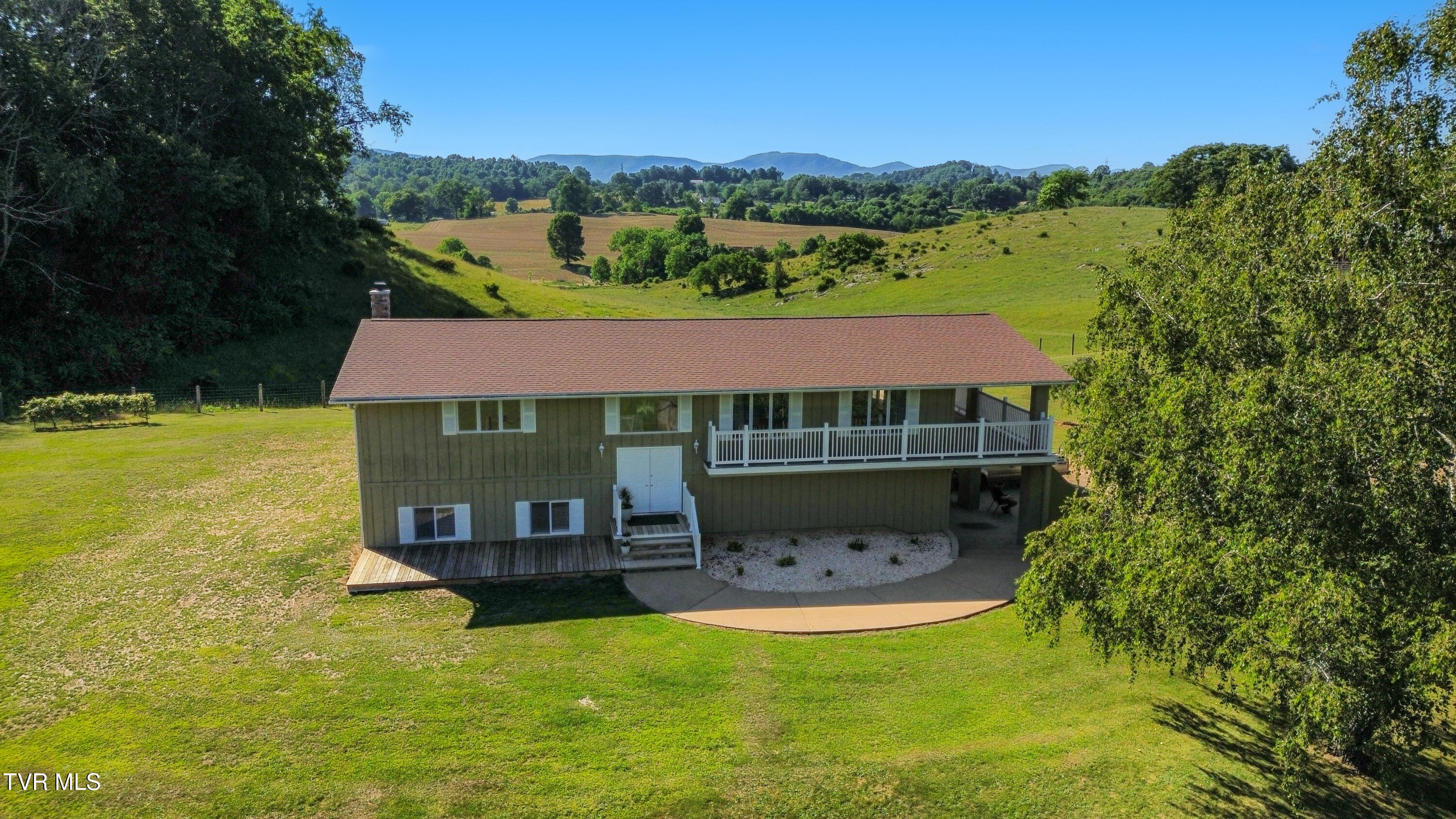 27363 Fudge Road Meadowview, VA 24361 - Photo 4 of 83 dji_fly_20260402_025252_971_178061110992