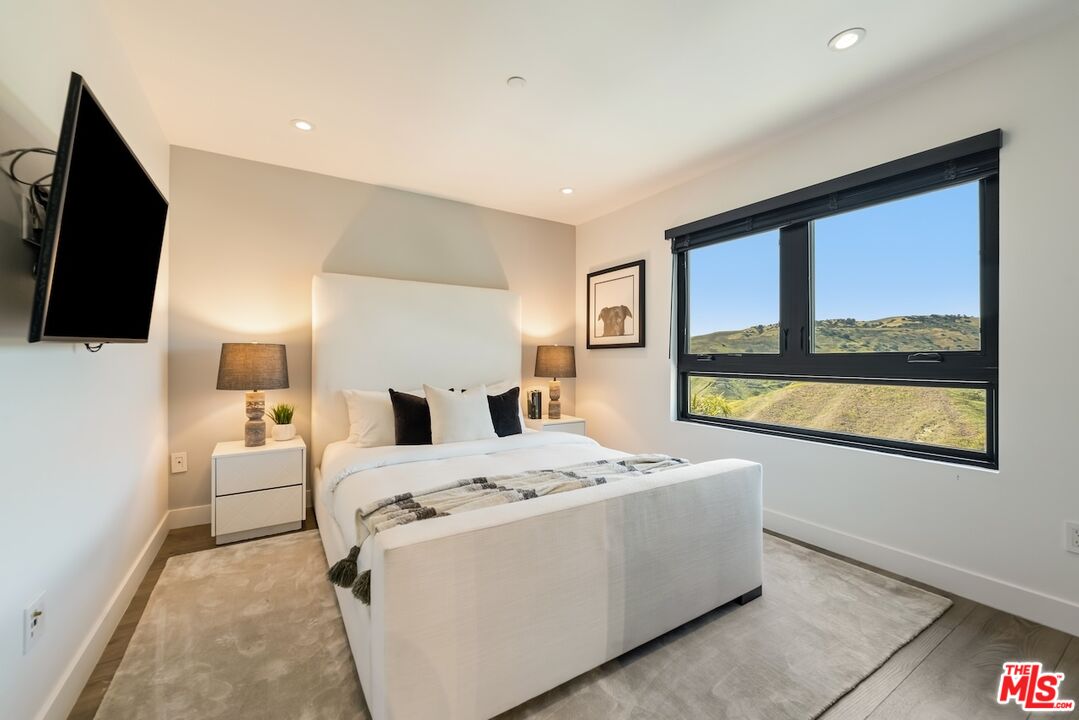 26029 Farmfield Road Calabasas, CA 91302 - Photo 14 of 26