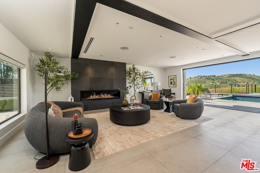 26029 Farmfield Road Calabasas, CA 91302 - Photo 2 of 26