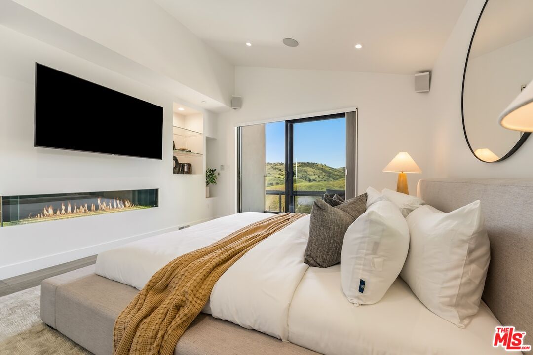 26029 Farmfield Road Calabasas, CA 91302 - Photo 10 of 26