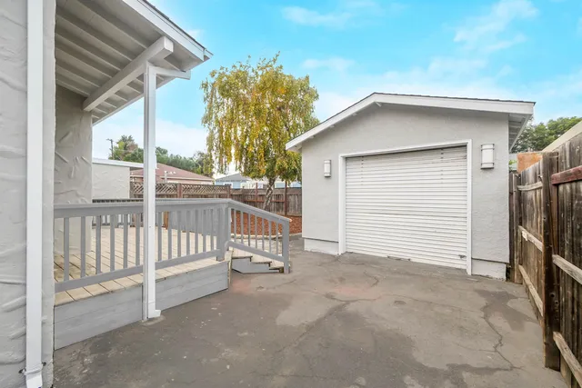 a view of a house with a garage