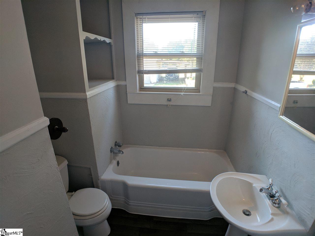 146 Farrs Road Easley, SC 29640 - Photo 12 of 35
