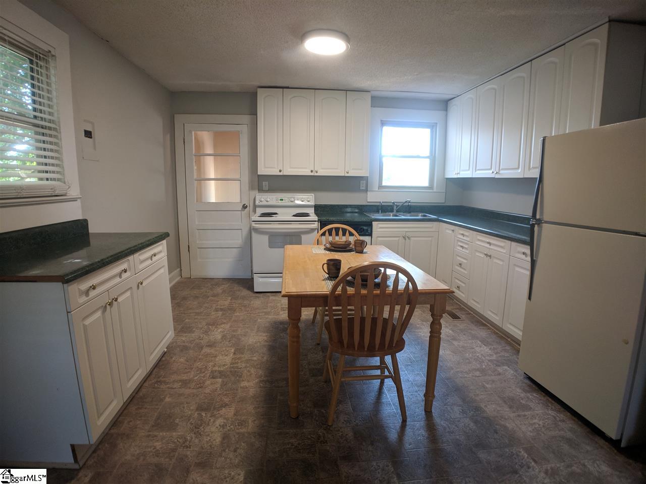 146 Farrs Road Easley, SC 29640 - Photo 8 of 35