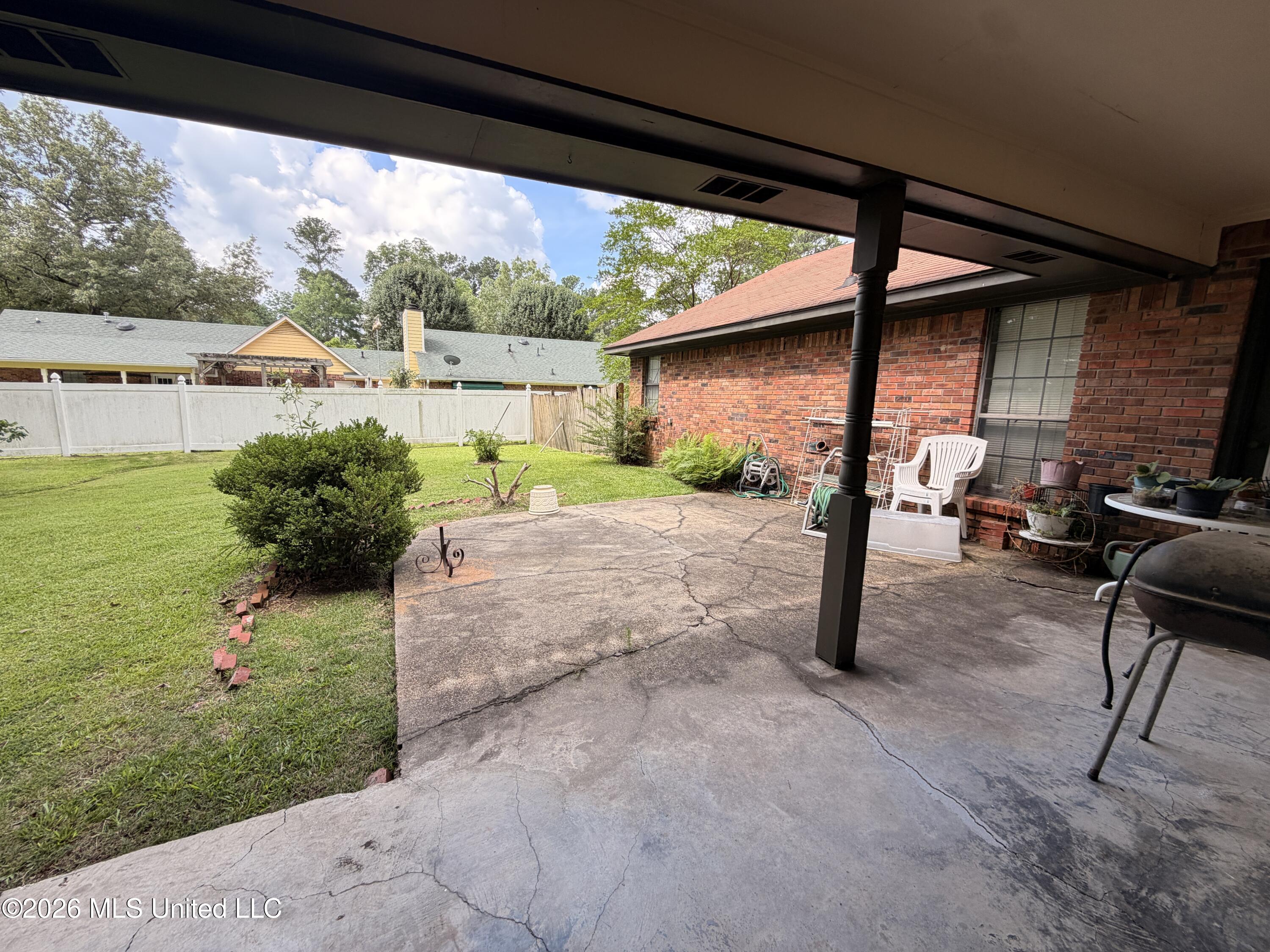 141 Plum Tree Road Brandon, MS 39047 - Photo 15 of 16 IMG_2537