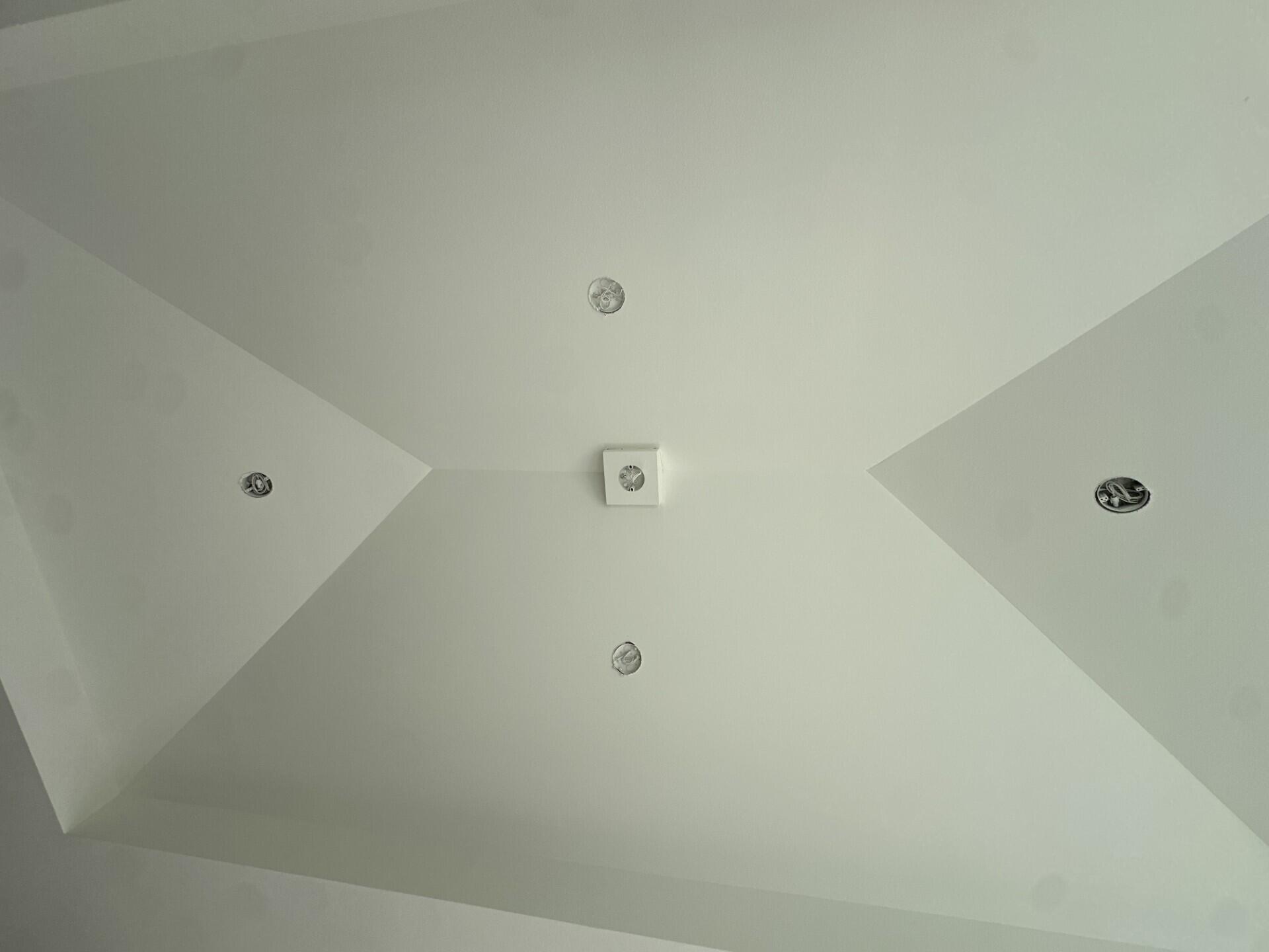 469 Limestone Lane Slinger, WI 53086 - Photo 5 of 8 Volume Tray Ceiling in GR