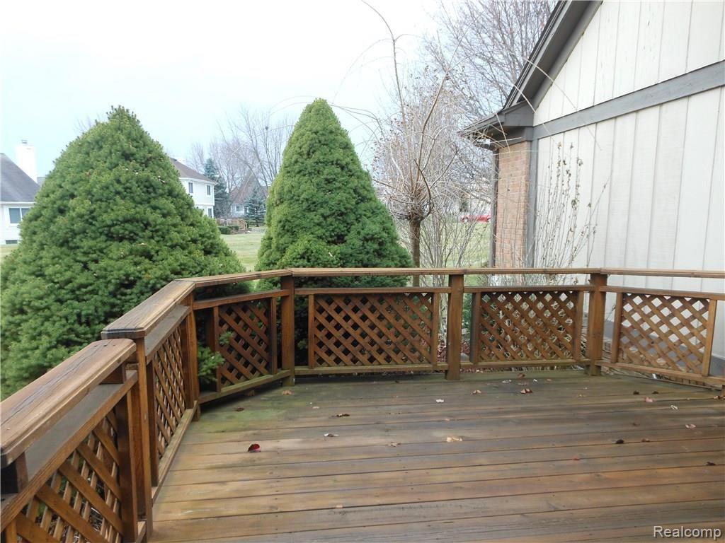 356 Meadow Bridge Drive, Unit 120 Rochester Hills, MI 48307 - Photo 5 of 34