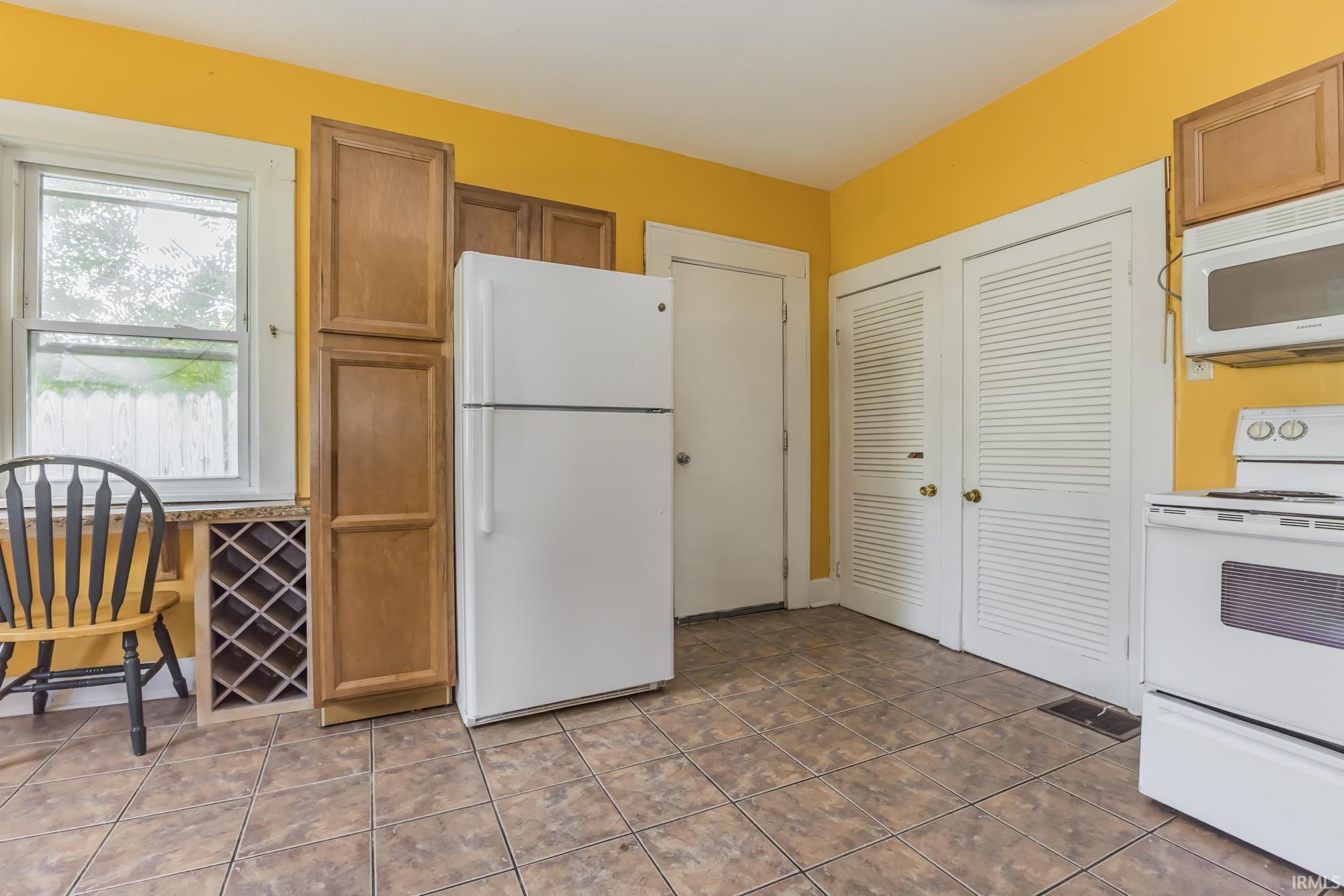 601 West Riverside Avenue Muncie, IN 47303 - Photo 13 of 35