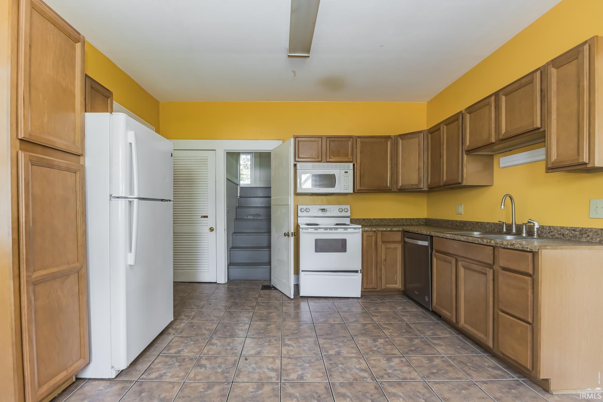 601 West Riverside Avenue Muncie, IN 47303 - Photo 14 of 35