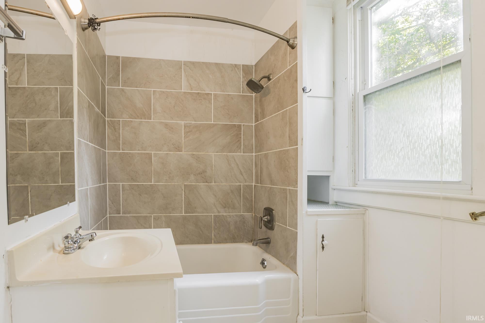 601 West Riverside Avenue Muncie, IN 47303 - Photo 19 of 35