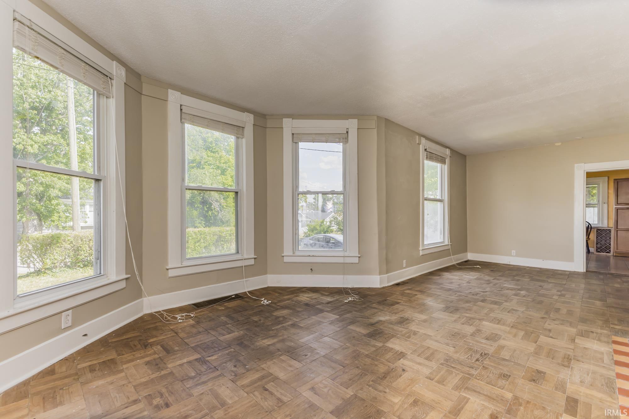 601 West Riverside Avenue Muncie, IN 47303 - Photo 6 of 35