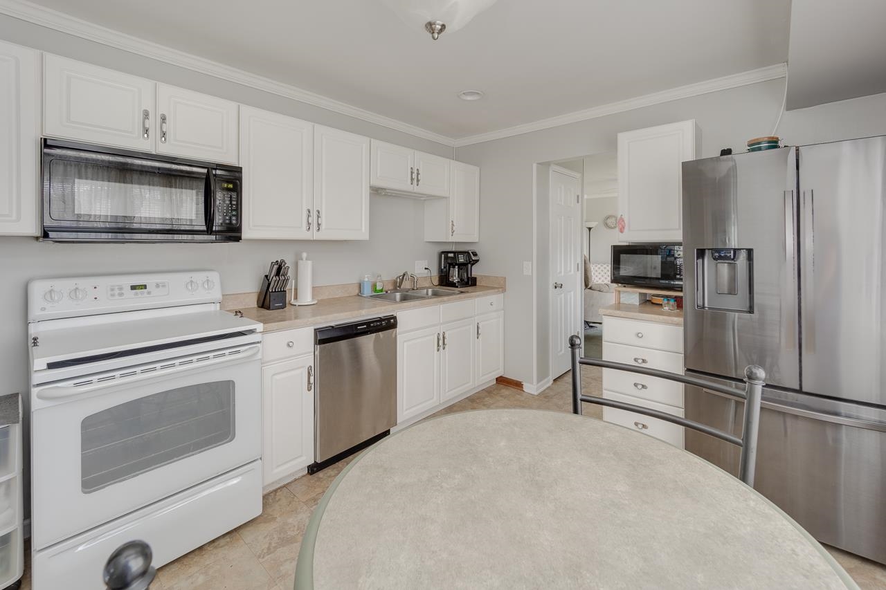 407 Springbrook Road Fort Wayne, IN 46825 - Photo 14 of 35 Gallery Image 14